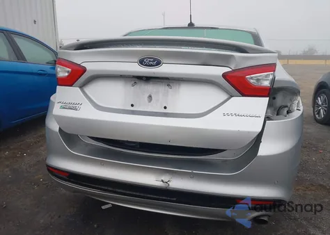 2016 Ford Fusion Energi Titanium из США, поврежденный, VIN 3FA6P0SU8GR241911